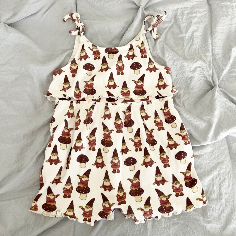 Kate Quinn Gnome Print Ruffle Shortie